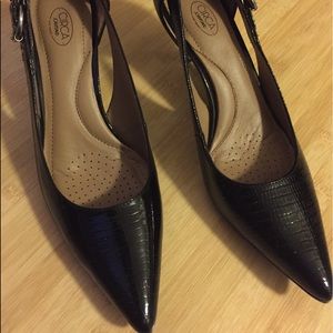 Joan&David Luxe Series Black Patent Leather Pumps-